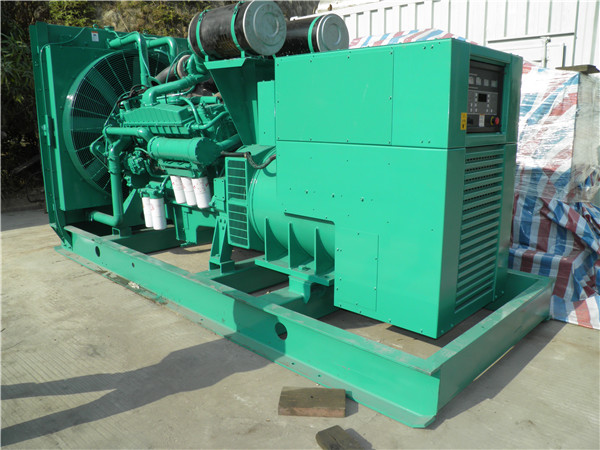 京口出租发电机 发电机组厂家：柴油发电机组的控制屏的作用是什么？